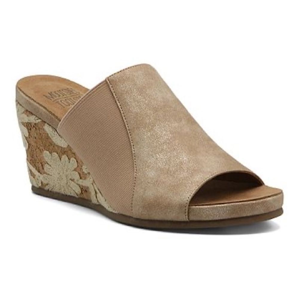 Mootsies Tootsies floral wedge sandals size 7
